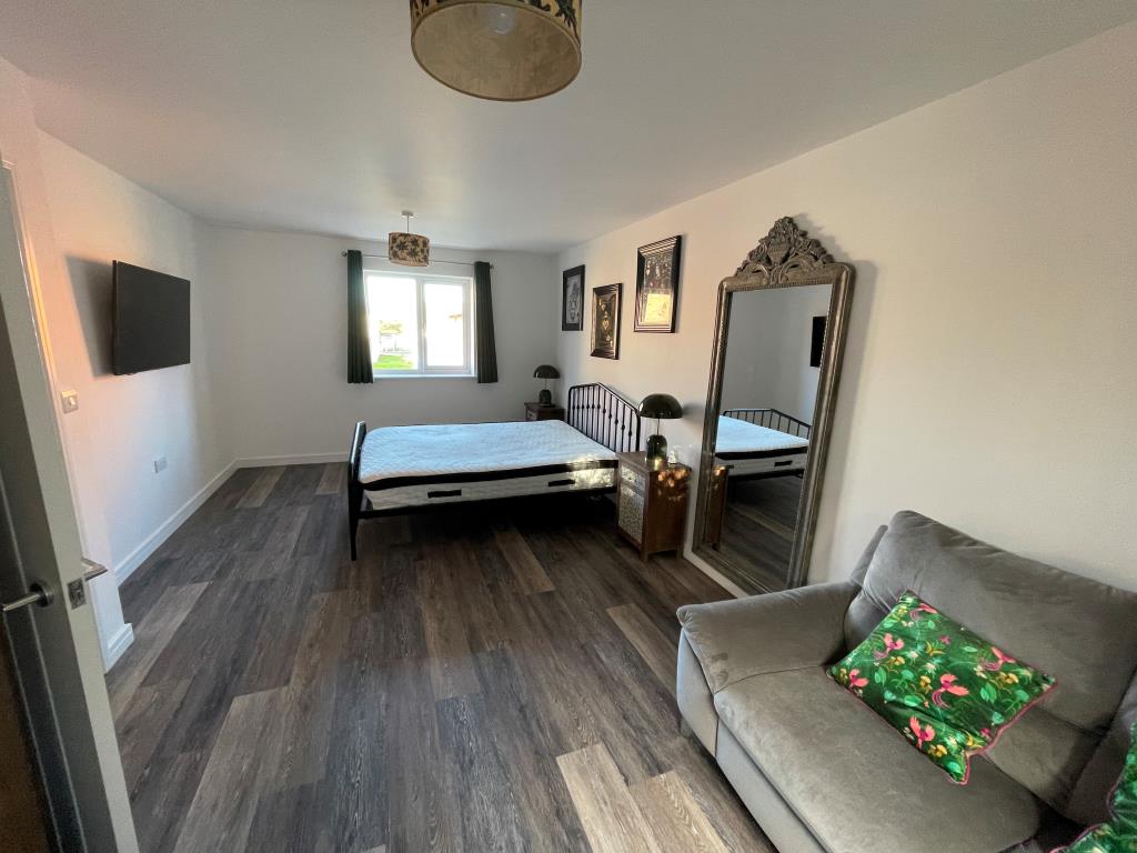 Lot: 59 - SEVEN DETACHED HOLIDAY BUNGALOWS - Bedroom with window